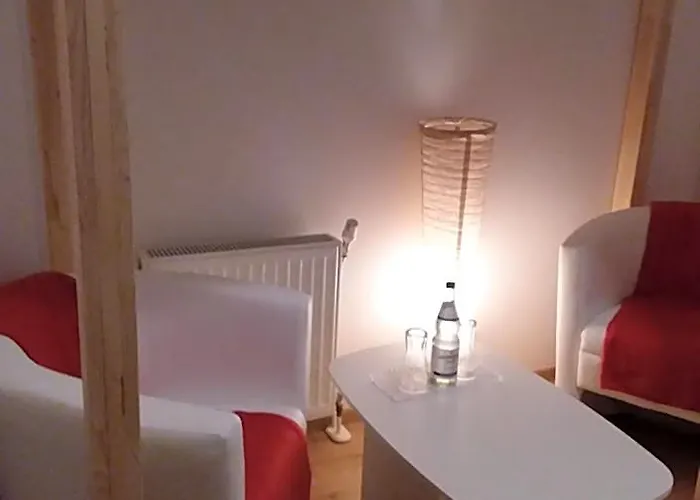 Hostel Living In The Box Berlin